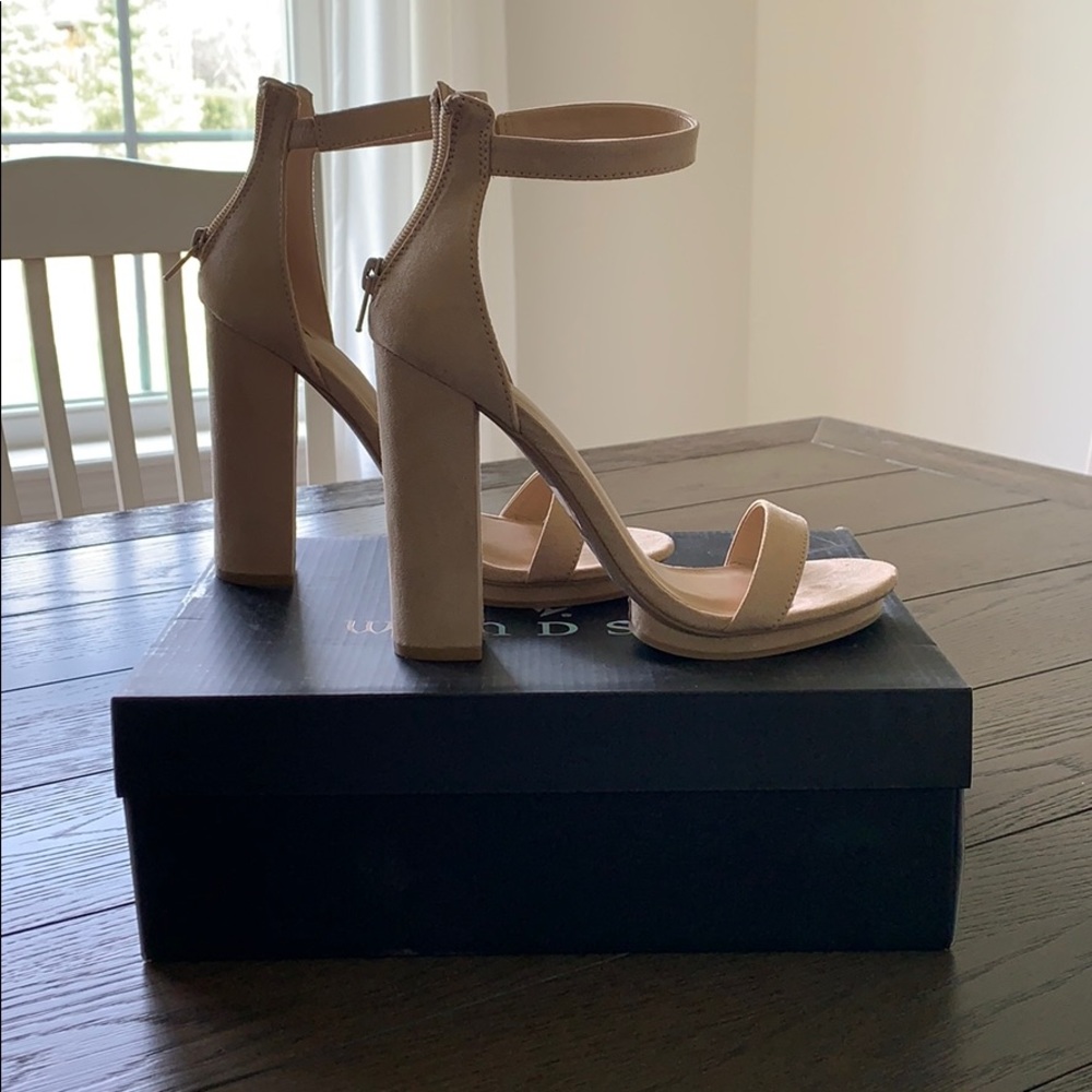 BRAND NEW nude heels
